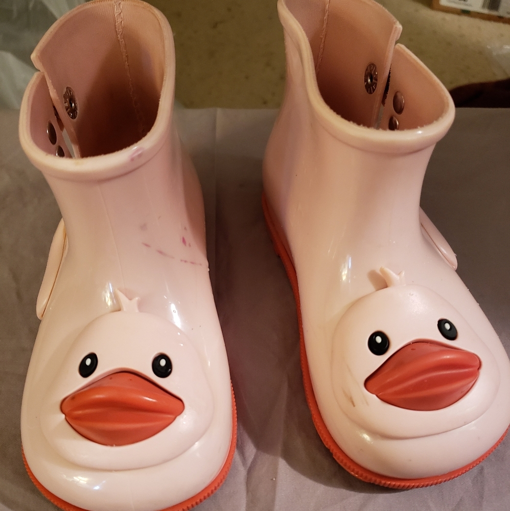 Girl's mini melissa duck boots